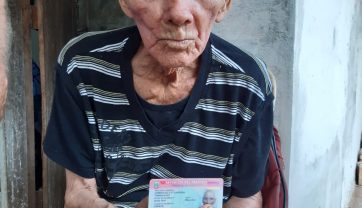 Abuelito de 85 años obtiene por primera vez su Cédula de Identidad