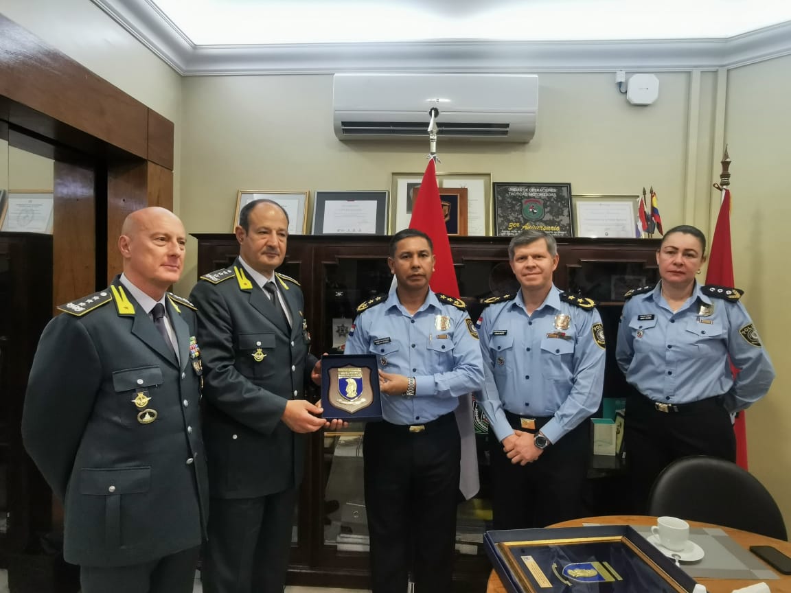 Visita de la Delegación Italiana de la Guardia di Finanza a la Policía Nacional